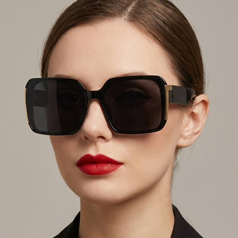 Oversized Retro Square Sunglasses – UV400 Fashion Shades